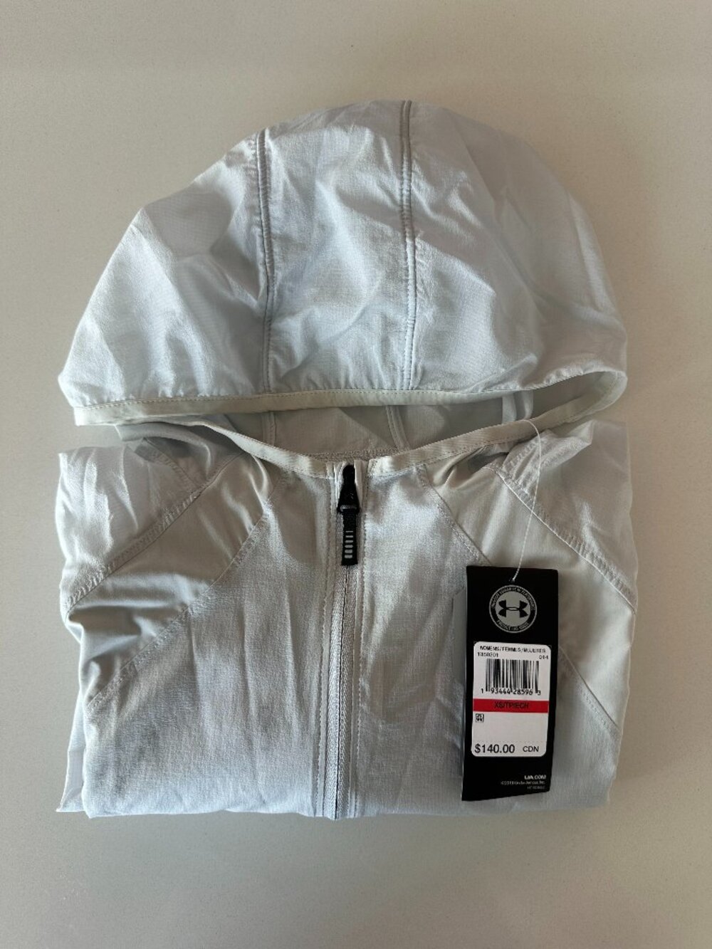 (never been worn) XS UnderArmour windbreaker